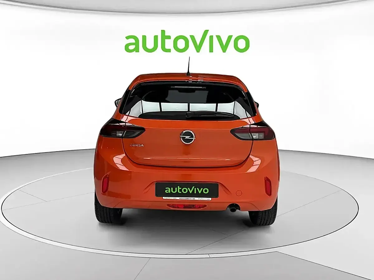 Usado Opel Corsa Elegance 100 CV (73 kW) 2023 Naranja Utilitario