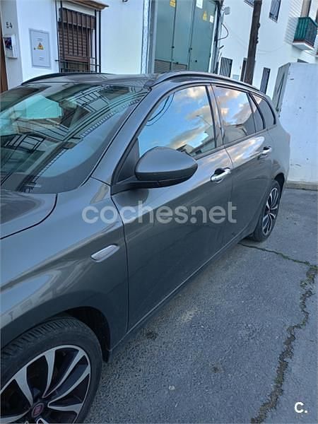 Gris / plata Usado 2017 Fiat Tipo Pop Familiar | 7500 € (Precio justo) - Imagen 1/4