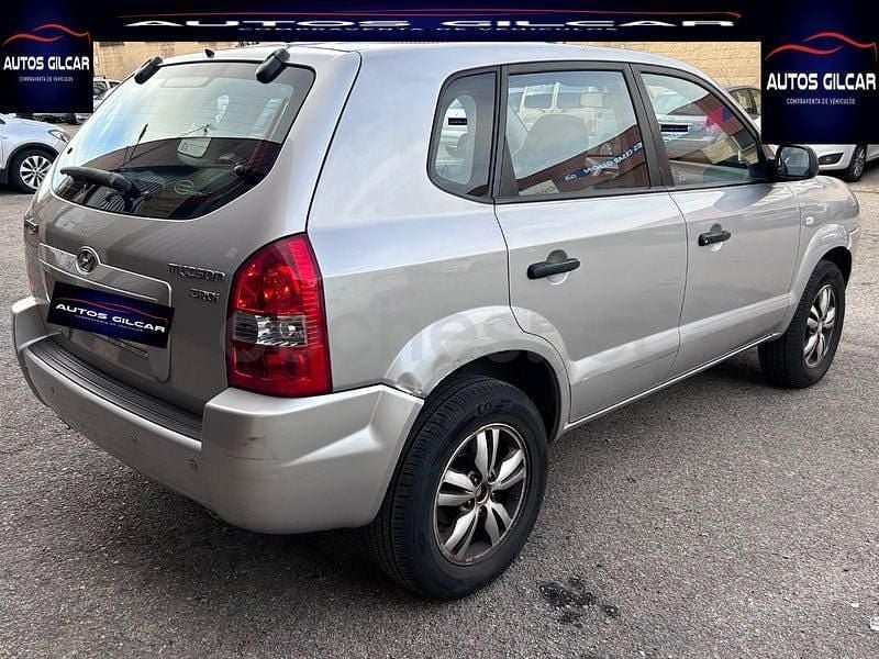 Usado Hyundai Tucson Comfort 140 CV (102 kW) 2010 Gris / plata SUV
