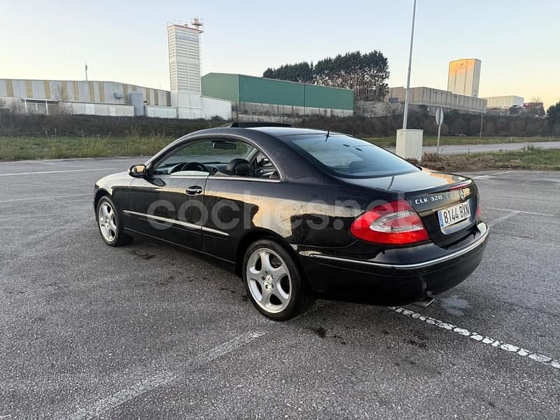 Negro Usado 2002 Mercedes CLK320 Avantgarde Coupe | 6300 € (Precio justo) - Imagen 1/4