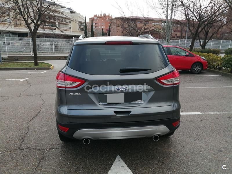 Usado Ford Kuga Titanium 140 CV (102 kW) 2013 Gris / plata SUV