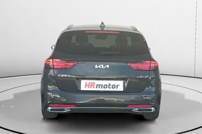Usado Kia Ceed GT-Line 121 CV (88 kW) 2023 Gris Utilitario