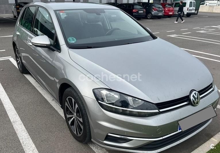 Gris / plata Usado 2017 VW Golf VII Advance Familiar | 18.000 € (Caro) - Imagen 1/2