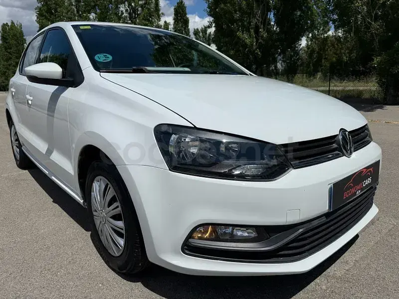 Käytetty VW Polo Advance 75 HP (55 kW) 2015 Valkoinen Sedan