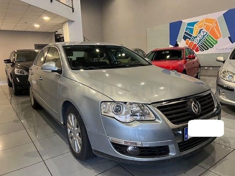 Usado VW Passat Advance 140 CV (102 kW) 2005 Azul Berlina