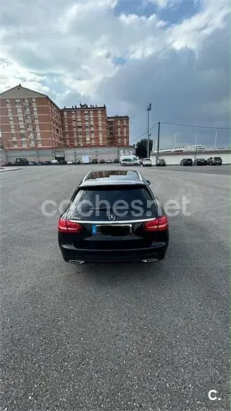 Usado Mercedes C220 AMG line 170 CV (125 kW) 2017 Negro Familiar