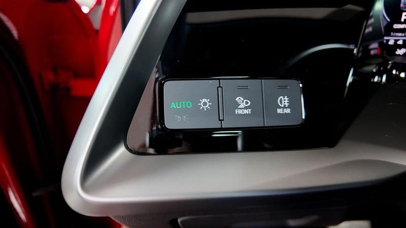 Rojo Usado 2021 Audi A3 Sportback e-tron Competition Utilitario | 32.990 € (Caro) - Imagen 1/4