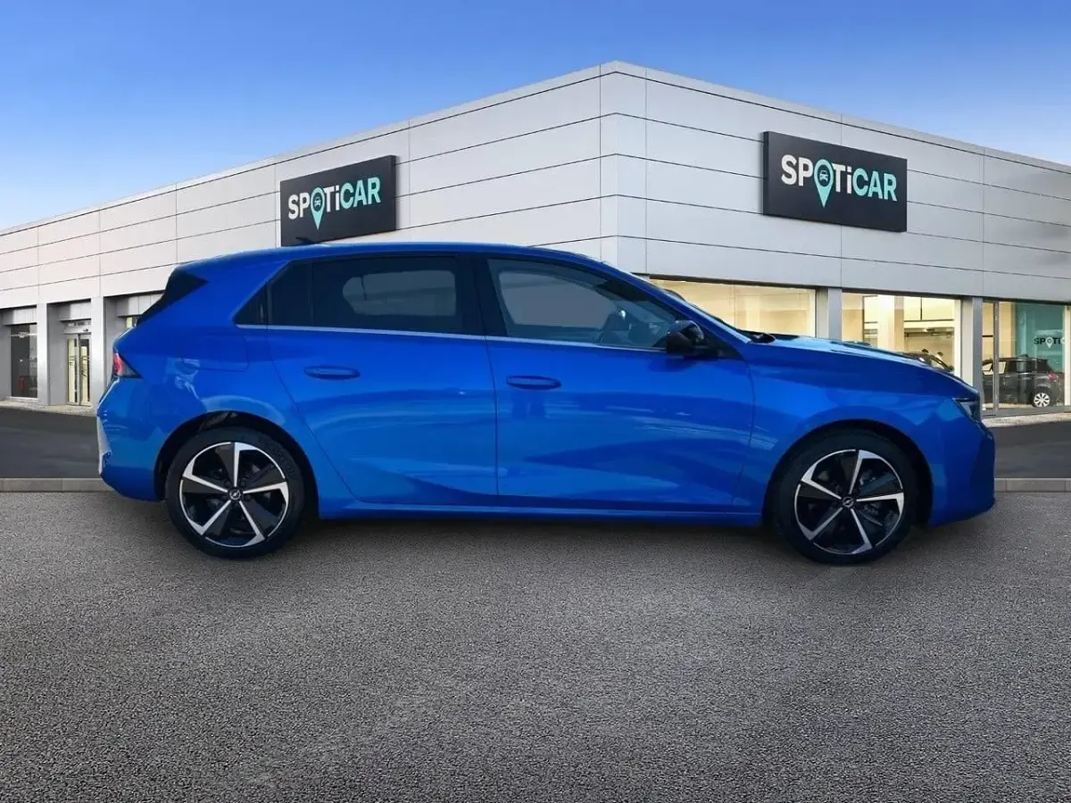 Usado Opel Astra Elegance 131 CV (96 kW) 2023 Azul Berlina