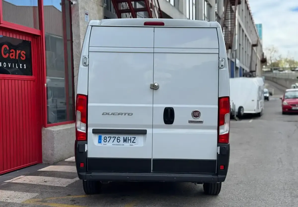 Usado Fiat Ducato Easy 140 CV (102 kW) 2023 Blanco Van