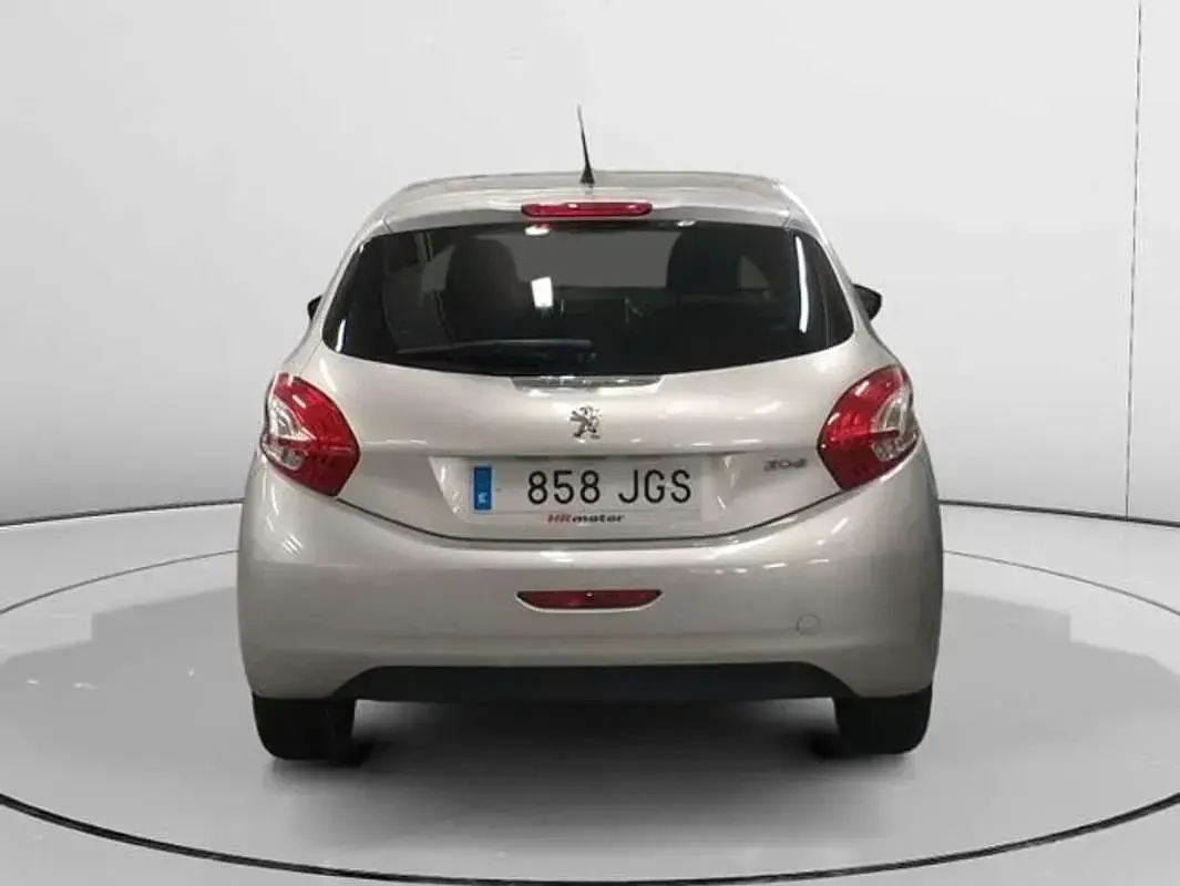 Usado Peugeot 208 Style 83 CV (61 kW) 2015 Gris Utilitario