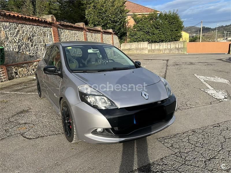 Usado Renault Clio II 200 CV (147 kW) 2010 Gris / plata Berlina