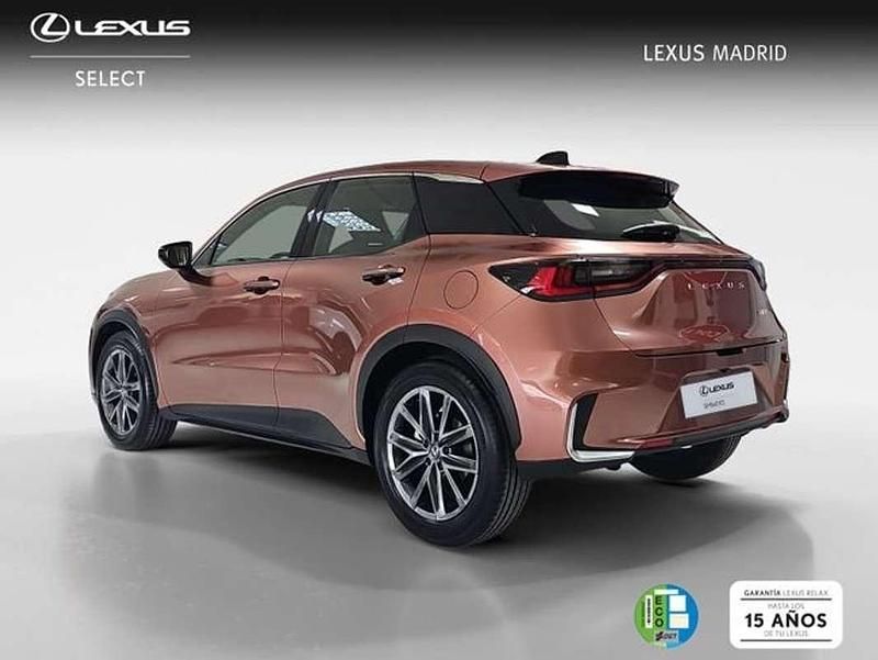 Usado Lexus LBX 136 CV (100 kW) 2025 Marrón SUV