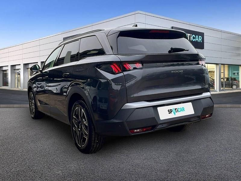 Usado Peugeot 5008 Allure 136 CV (100 kW) 2025 Gris SUV