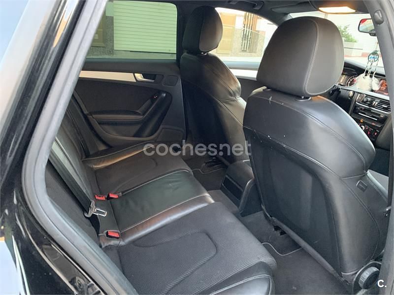 Usado Audi A4 S-Line 143 CV (105 kW) 2012 Negro Familiar