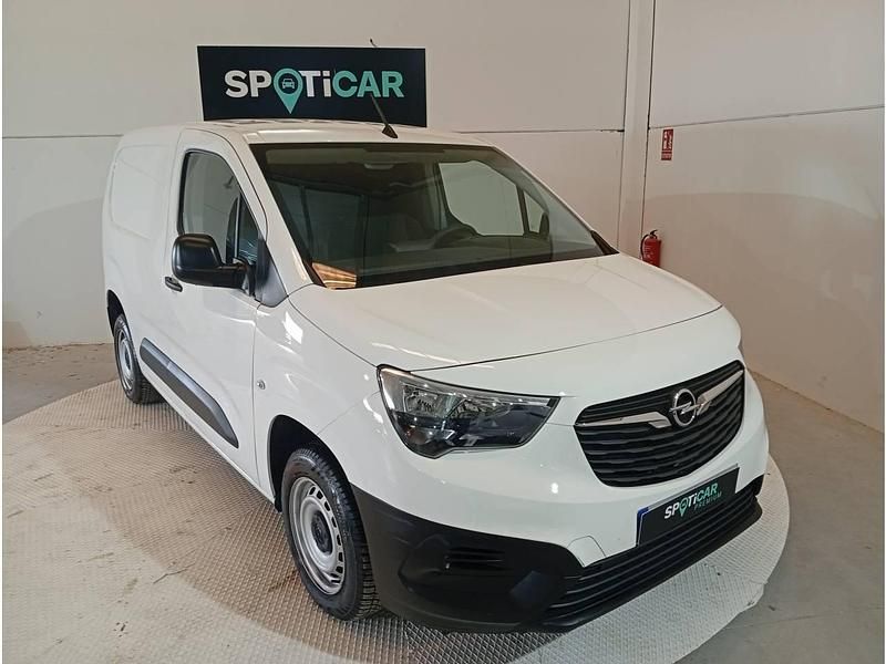 Usado Opel Combo Business Edition 102 CV (75 kW) 2022 Blanco Monovolumen