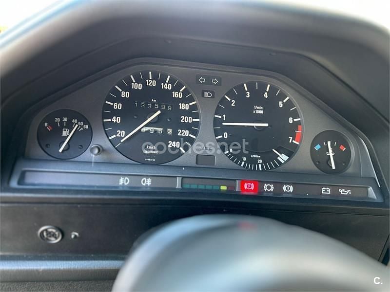 Usado BMW 325 170 CV (125 kW) 1988 Granate Berlina