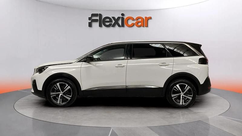 Usado Peugeot 5008 Allure 131 CV (96 kW) 2021 Blanco Monovolumen