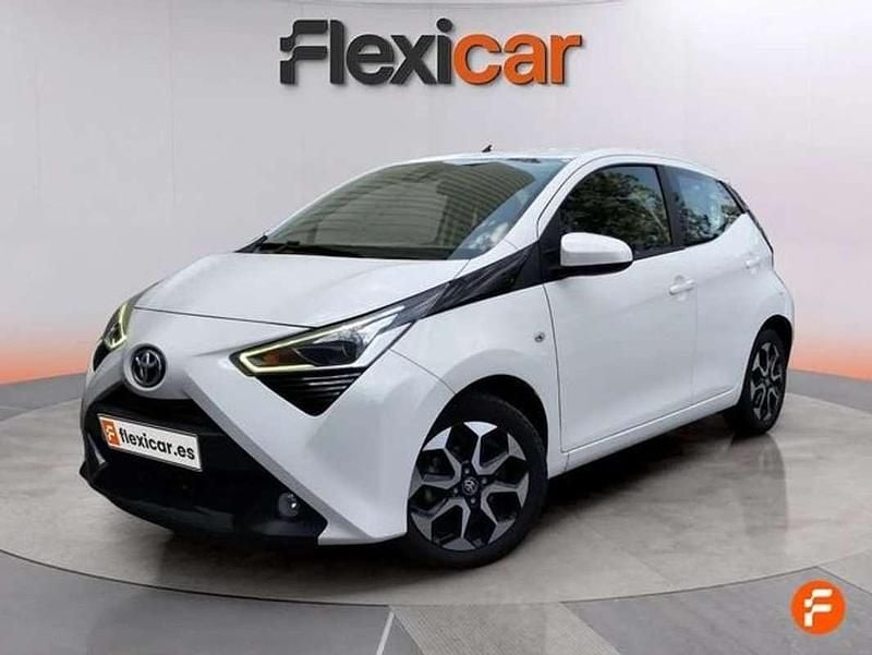Usado Toyota Aygo X-cite 72 CV (52 kW) 2019 Blanco Utilitario
