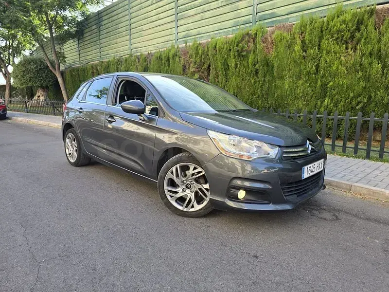Usado Citroën C4 114 CV (83 kW) 2014 Gris / plata Berlina