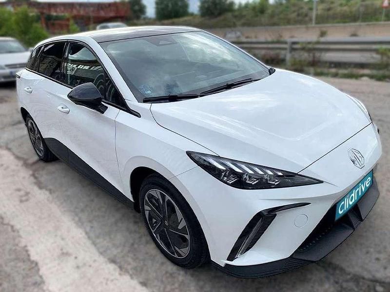 Usado MG MG4 EV Luxury 150 kW (204 CV) 2023 Blanco Utilitario