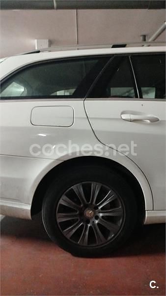 Usado Mercedes E200 Avantgarde 136 CV (100 kW) 2015 Blanco Familiar