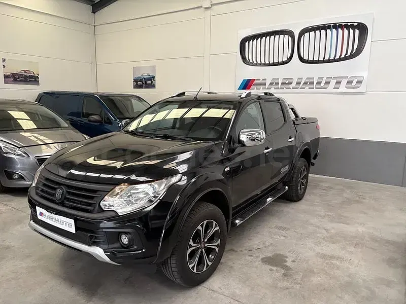 Usado Fiat Fullback Cross 181 CV (133 kW) 2017 Negro Pickup/Camioneta