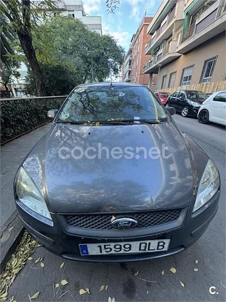Gris / plata Usado 2006 Ford Focus Trend Berlina | 2600 € (Super precio) - Imagen 1/4