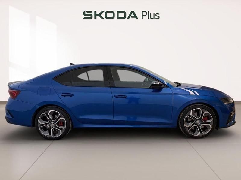 Usado Skoda Octavia RS 245 CV (180 kW) 2023 Azul Utilitario