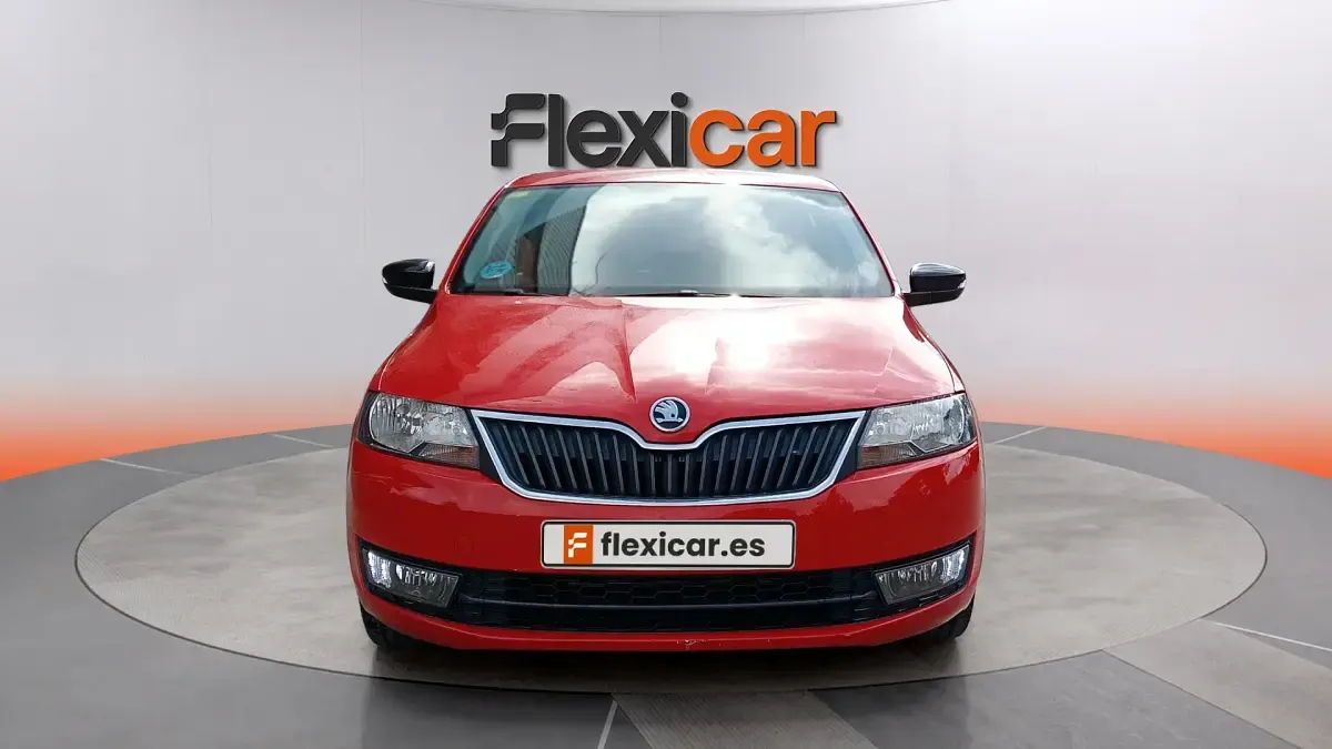 Usado Skoda Rapid Active 90 CV (66 kW) 2016 Rojo Utilitario