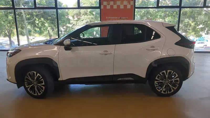 Usado Toyota Yaris Cross Style 116 CV (85 kW) 2022 Blanco SUV