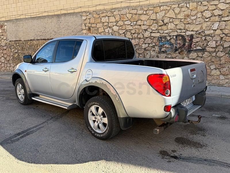 Usado Mitsubishi L200 Invite 136 CV (100 kW) 2006 Gris / plata Recogida