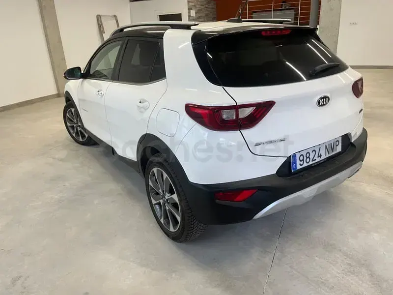 Usado Kia Stonic 110 CV (80 kW) 2018 Blanco SUV