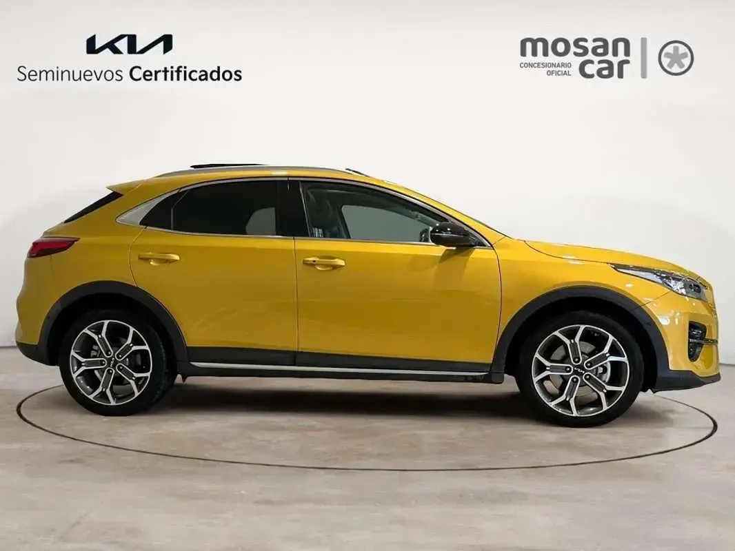 Usado Kia XCeed 141 CV (103 kW) 2022 Amarillo SUV