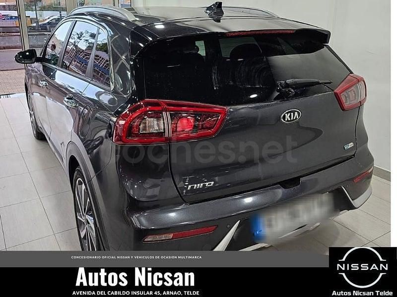Usado Kia Niro 141 CV (103 kW) 2019 Gris / plata SUV