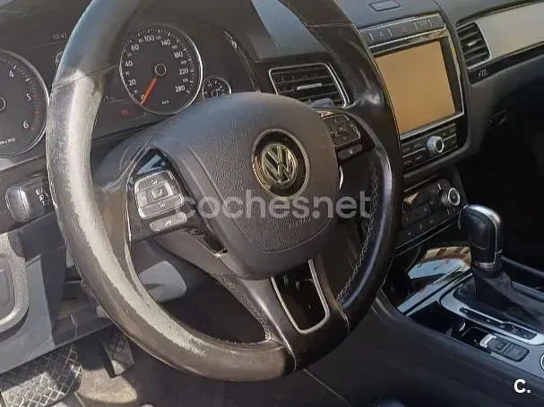 Usado VW Touareg 262 CV (192 kW) 2017 Beige SUV