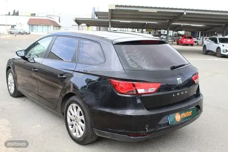 Usado Seat Leon ST Reference 104 CV (76 kW) 2014 Negro Familiar