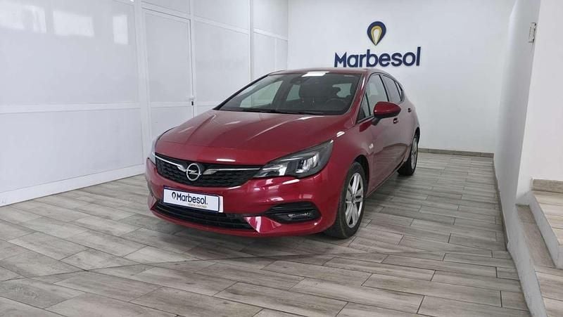 Usado Opel Astra Selective 105 CV (77 kW) 2020 Burdeos Utilitario