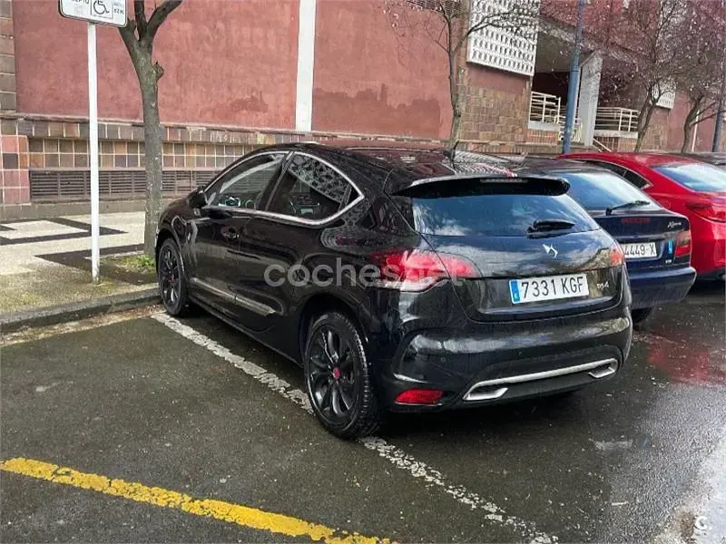 Usado DS Automobiles DS4 Performance 120 CV (88 kW) 2017 Negro Berlina
