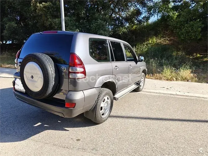 Usado Toyota Land Cruiser 163 CV (119 kW) 2005 Gris / plata SUV