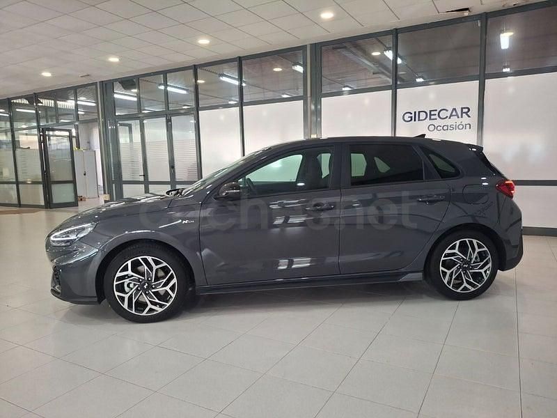 Usado Hyundai i30 N Line 96 CV (70 kW) 2025 Gris / plata Berlina