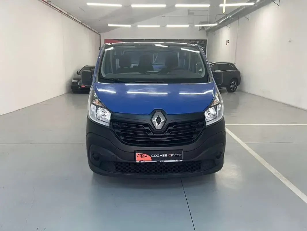 Usado Renault Trafic 120 CV (88 kW) 2018 Azul Monovolumen