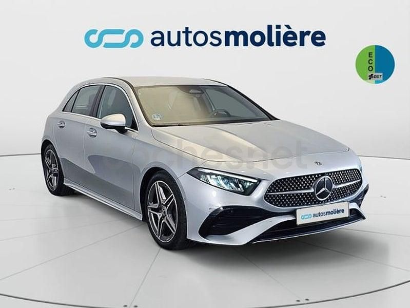 Usado Mercedes A180 136 CV (100 kW) 2023 Gris / plata Berlina