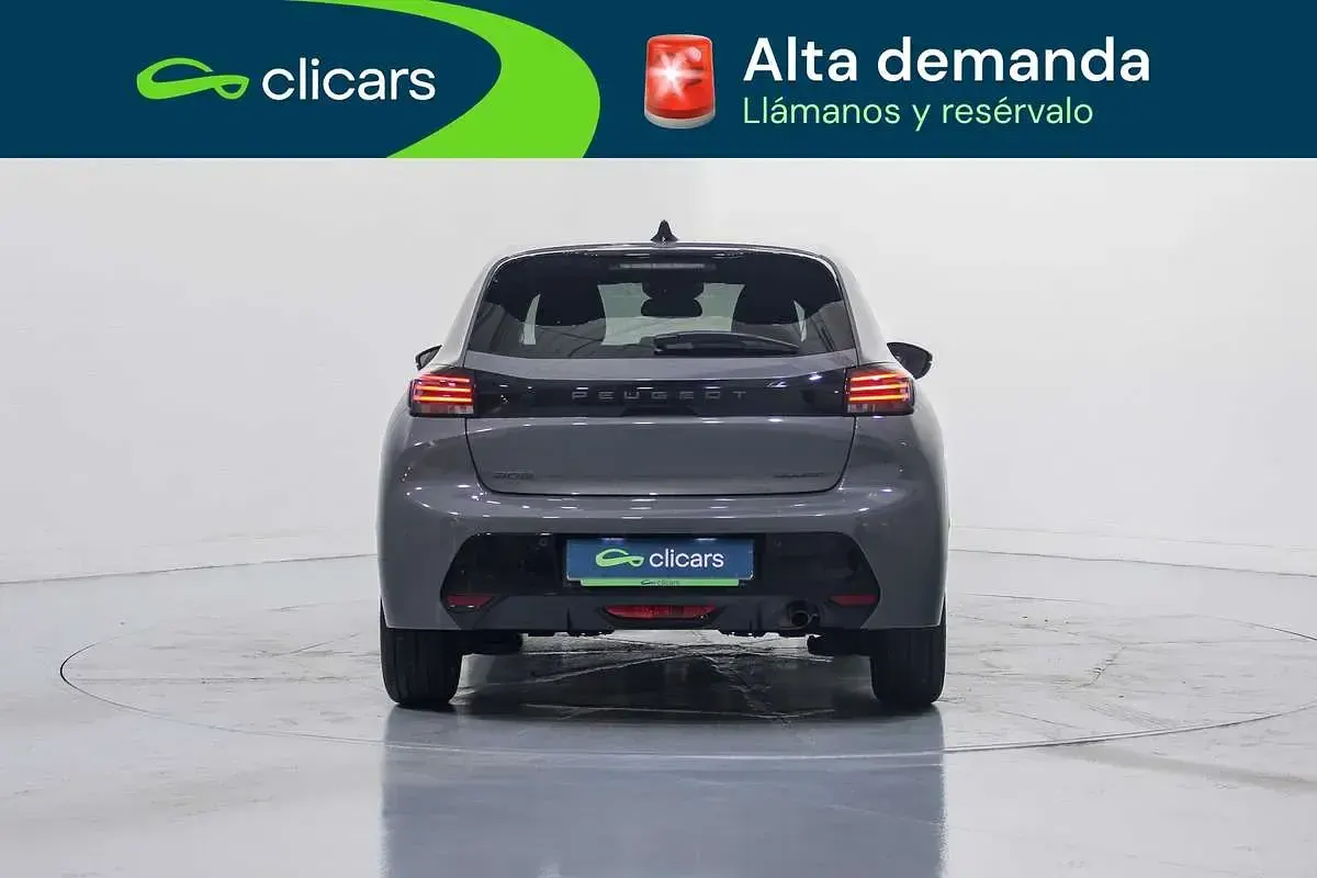 Usado Peugeot 208 Allure 101 CV (74 kW) 2025 Gris Utilitario