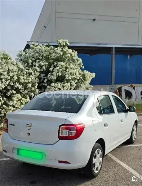 Usado Dacia Logan Ambiance 75 CV (55 kW) 2014 Blanco Berlina