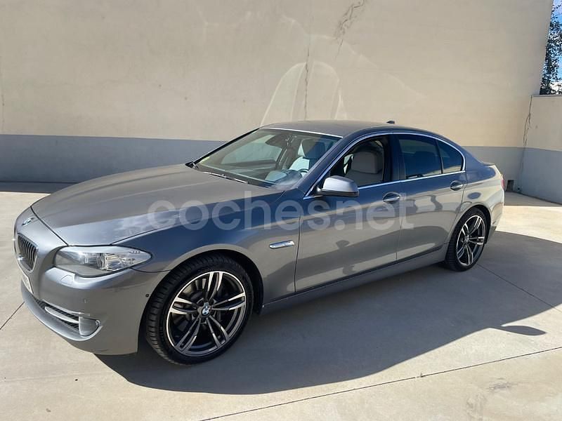Usado BMW 530 Sport Line 258 CV (189 kW) 2011 Gris / plata Berlina