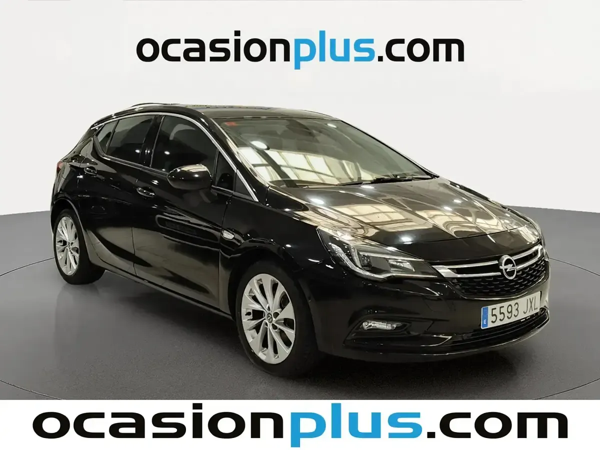 Usado Opel Astra Excellence 150 CV (110 kW) 2017 Negro Berlina