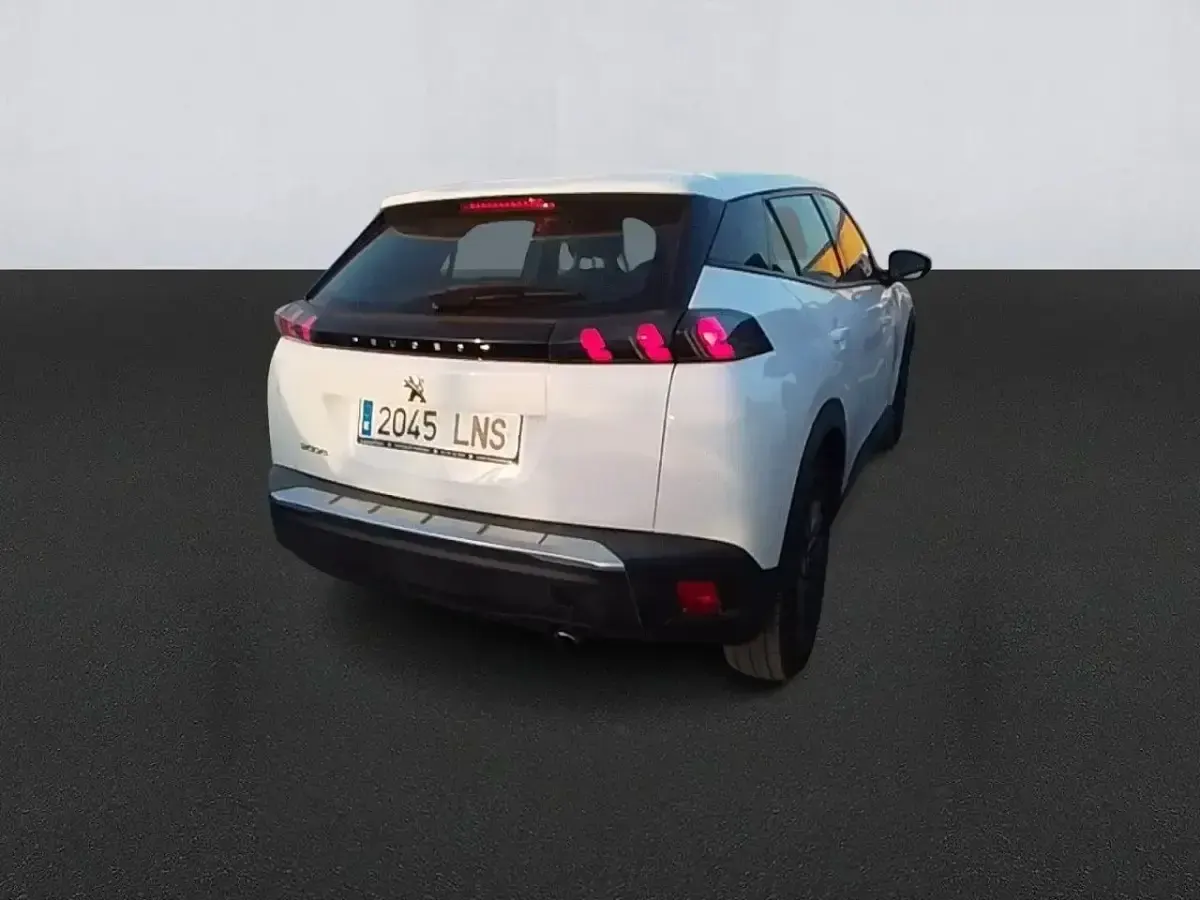 Usado Peugeot 2008 Active 110 CV (80 kW) 2021 Blanco SUV