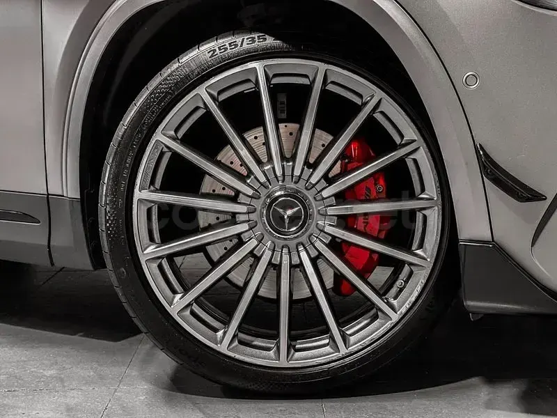 Usado Mercedes GLA35 AMG AMG 306 CV (225 kW) 2024 Gris / plata SUV