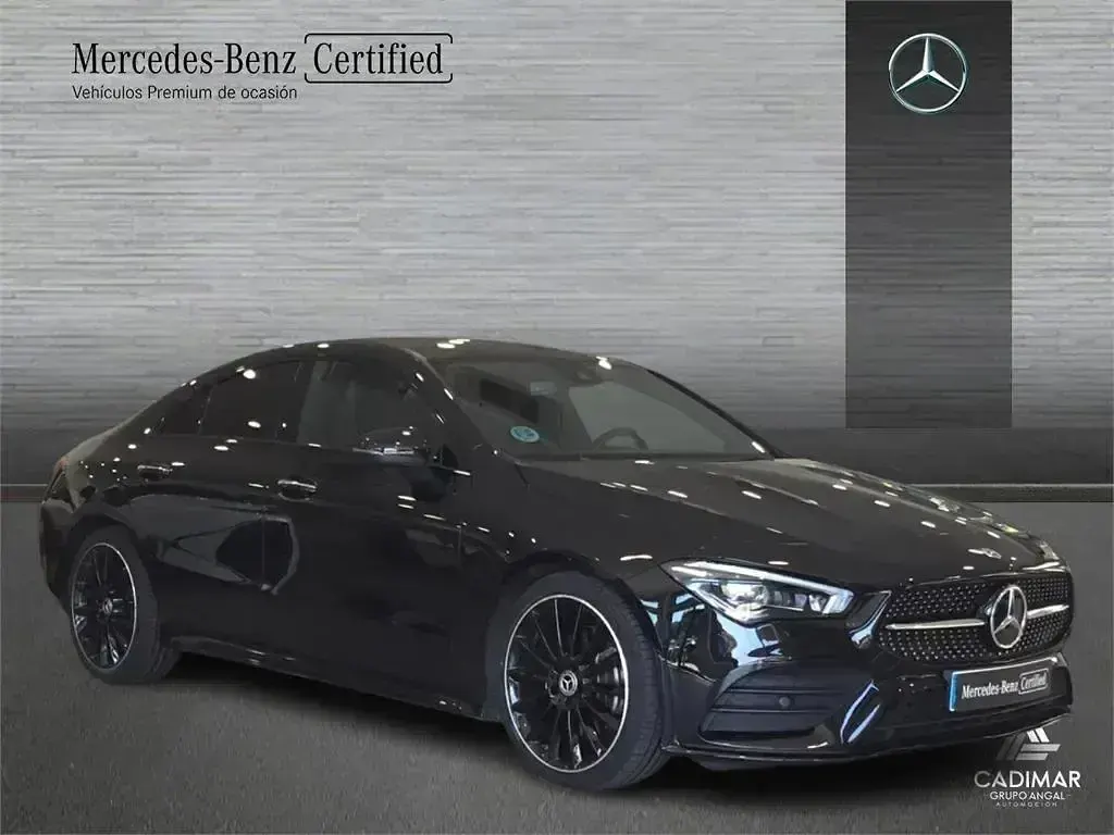 Usado Mercedes CLA200 150 CV (110 kW) 2023 Negro cosmos Berlina
