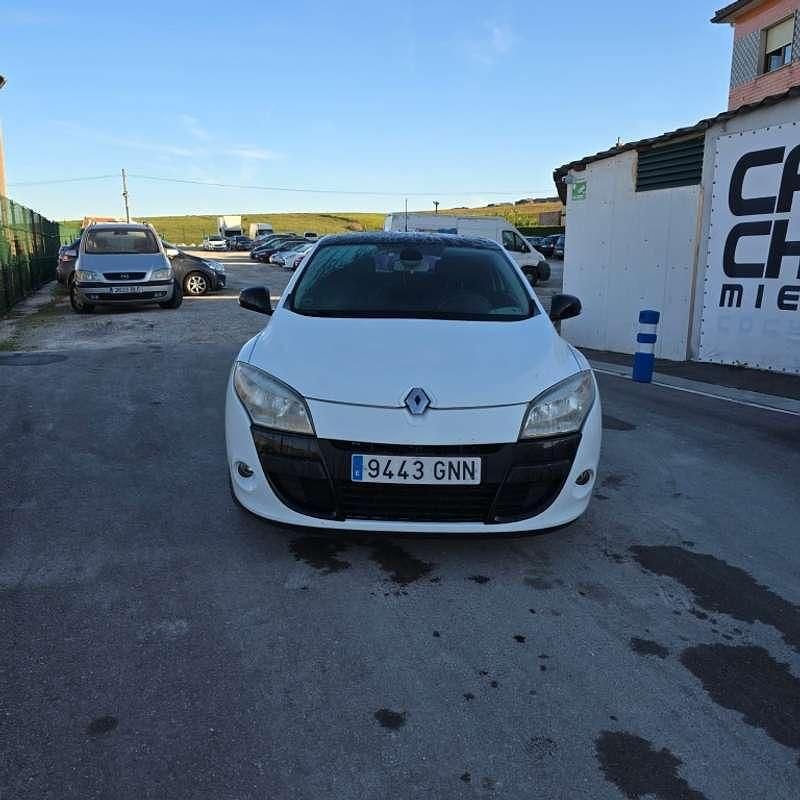 Usado Renault Mégane III Dynamique 111 CV (81 kW) 2009 Blanco Coupe